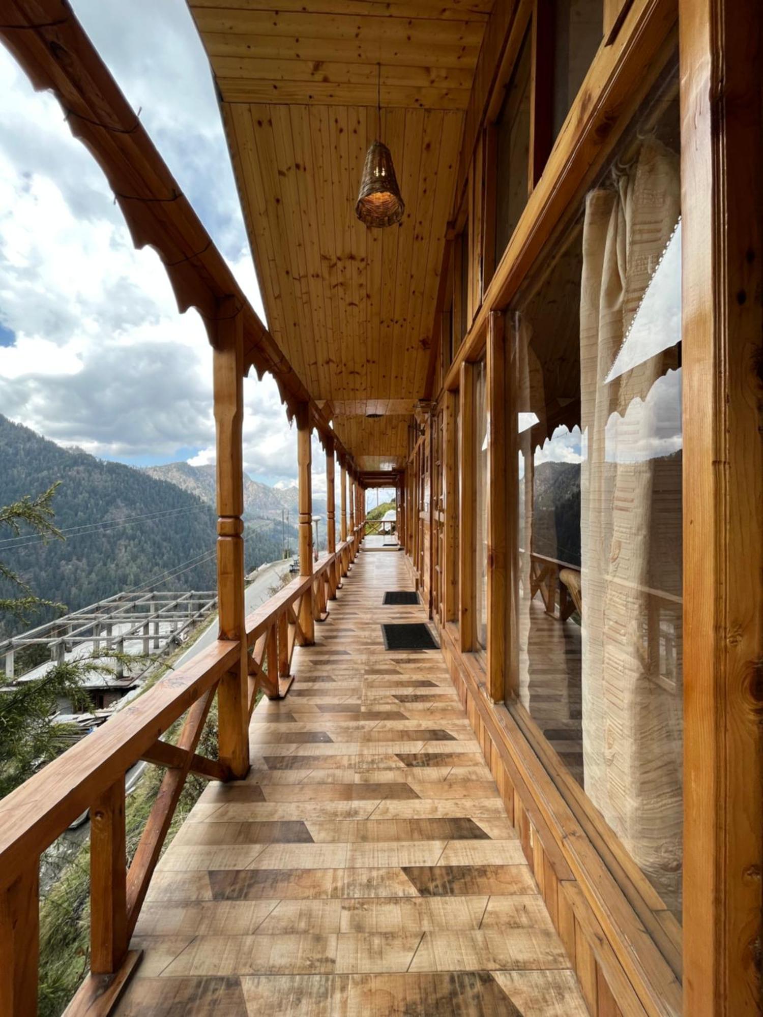 Odin Hostel Shoja Екстериор снимка