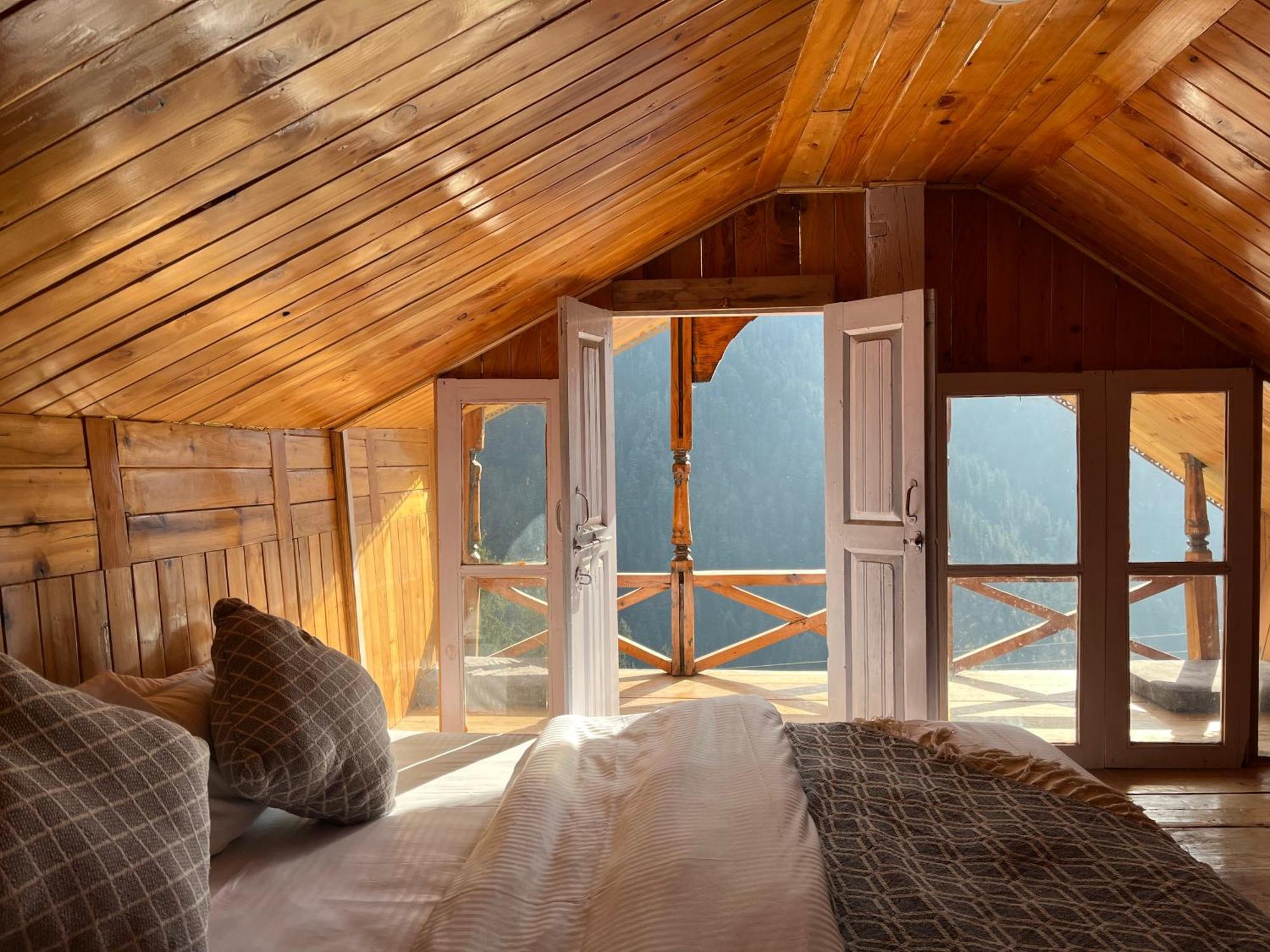 Odin Hostel Shoja Екстериор снимка