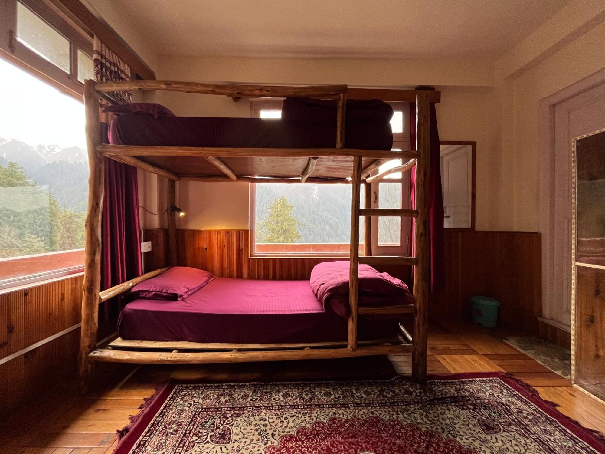 Odin Hostel Shoja Екстериор снимка